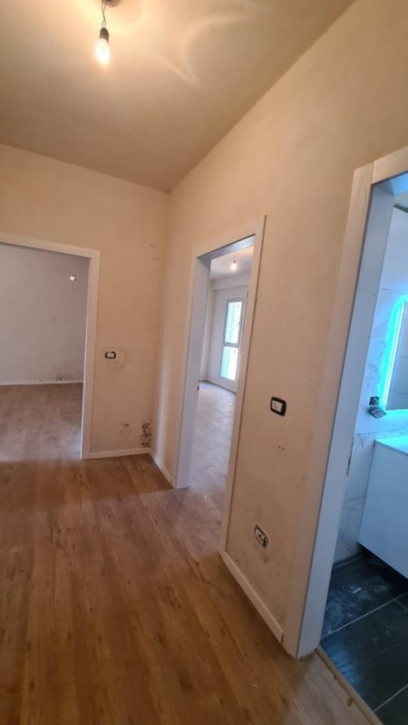 APARTAMENT 1+1 NE SHITJE TE SHKOLLA E KUQE