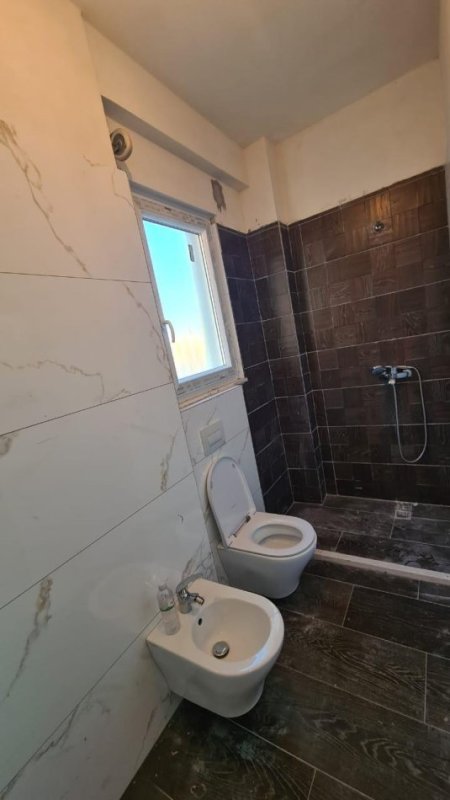 APARTAMENT 1+1 NE SHITJE TE SHKOLLA E KUQE