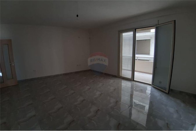 Apartament 2+1 ne shitje ne Lungo Mare, Vlore