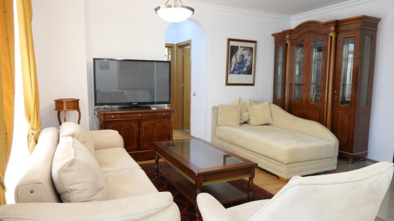 Tirane, Apartament me #Qira (Stadiumi Arena)