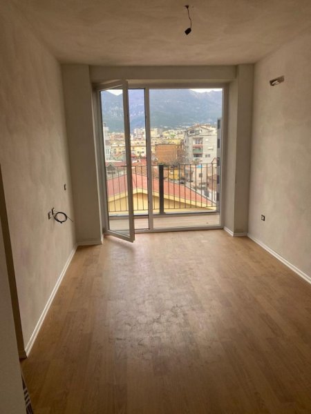 Apartament 2+1 ne Shitje Te Pazari I Ri