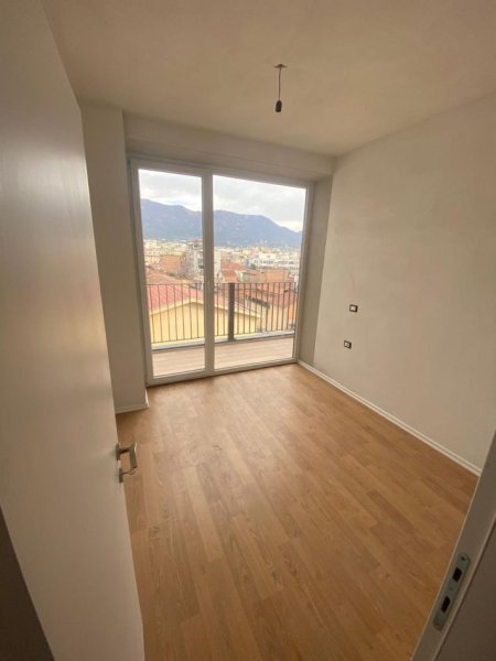 Apartament 2+1 ne Shitje Te Pazari I Ri