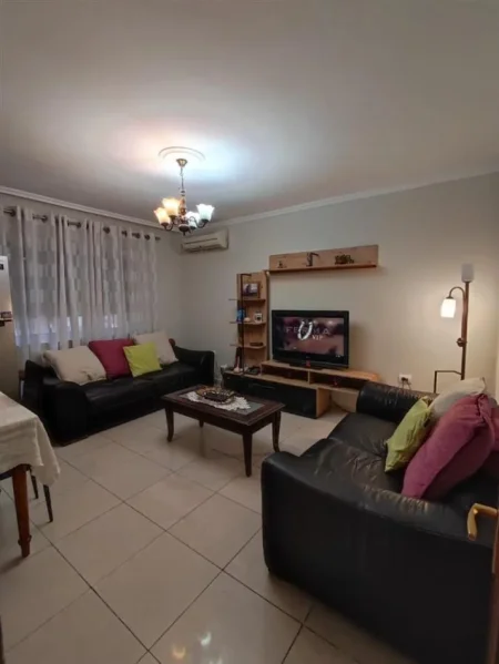 Apartament Me Qera 1+1 Tek Myslym Shyri (ID B211219) Tirane