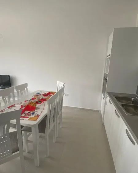 ‼️Japim me qira 2+1 banjo+1 ballkon me pamje panoramike‼️ selite