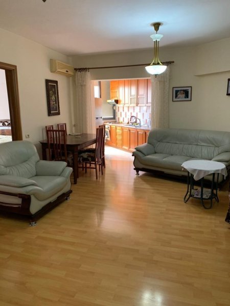 Apartament 2+1 me Qera Komuna e Parisit