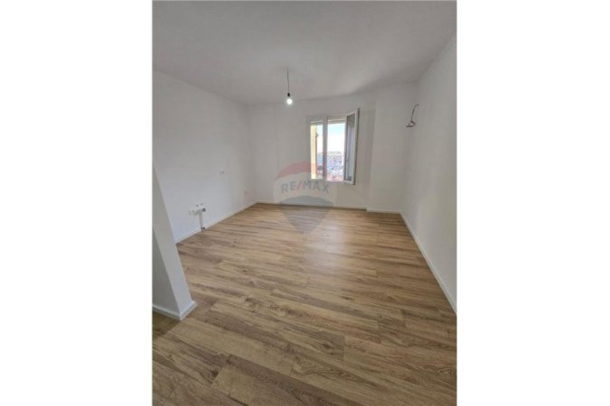 Apartament - Në Shitje - Porcelan - Profarma, Shqipëri
SHITET APARTAMENT 2+1 TEK XHANFIZE KEKO