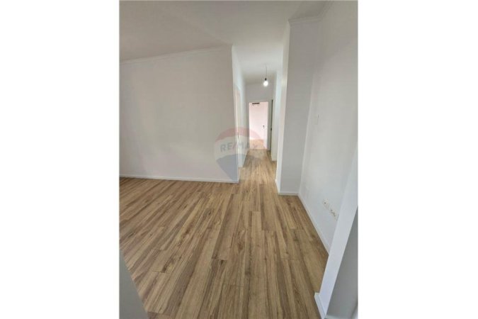 Apartament - Në Shitje - Porcelan - Profarma, Shqipëri
SHITET APARTAMENT 2+1 TEK XHANFIZE KEKO