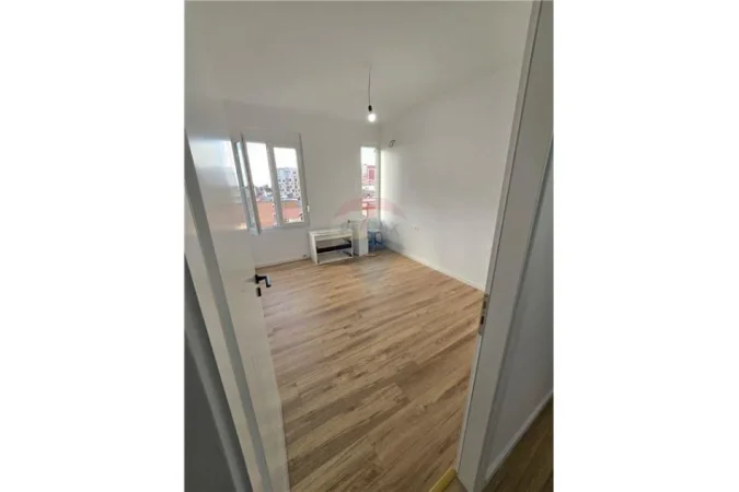 Apartament - Në Shitje - Porcelan - Profarma, Shqipëri
SHITET APARTAMENT 2+1 TEK XHANFIZE KEKO