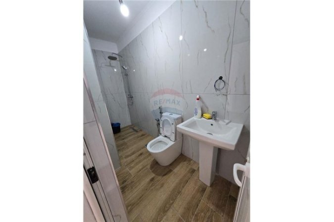 Apartament - Në Shitje - Porcelan - Profarma, Shqipëri
SHITET APARTAMENT 2+1 TEK XHANFIZE KEKO