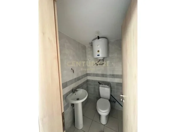 AMBIENT ME QIRA PRANE QYTET STUDENTI!