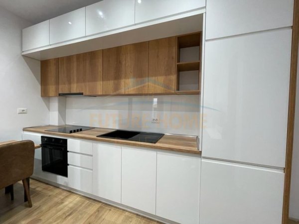 Qera , Apartament 2+1 , Komuna e Parisit , Tirane