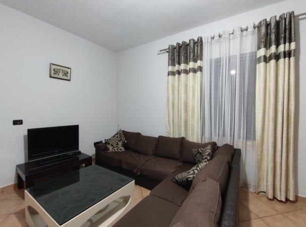 Jepet me qera apartament 1+1,Rruga Pasho Hysa ,Ali Demi 300 euro