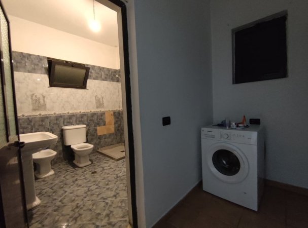 Jepet me qera apartament 1+1,Rruga Pasho Hysa ,Ali Demi 300 euro