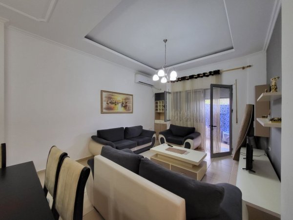 Apartament me Qera 3+1 ( Kopshti botanik )