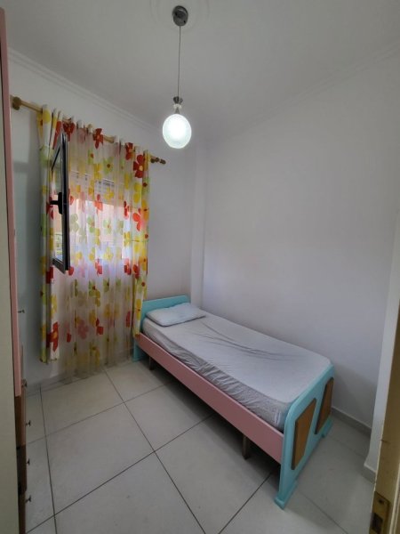 Apartament me Qera 3+1 ( Kopshti botanik )