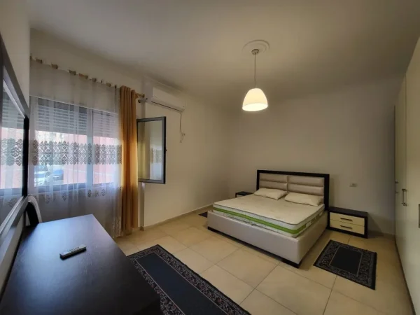 Apartament me Qera 3+1 ( Kopshti botanik )