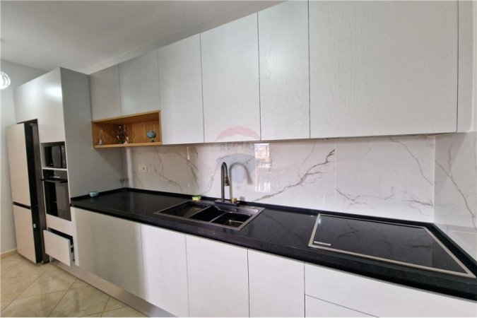 Apartament 2+1 me qera mbi Pasticeri Arjoli,Vlore