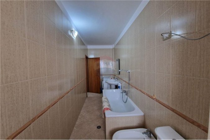 Apartament 2+1 me qera mbi Pasticeri Arjoli,Vlore