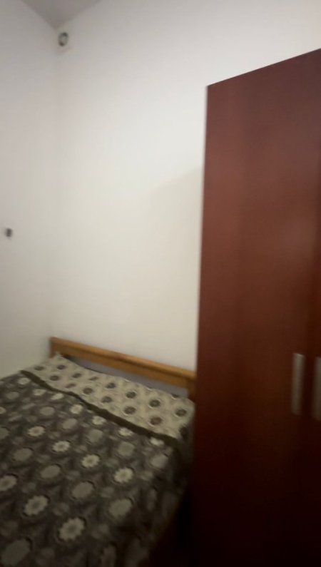 Shitet apartament Grasoniere, mbrapa Globe, Rruga e Kavajes.