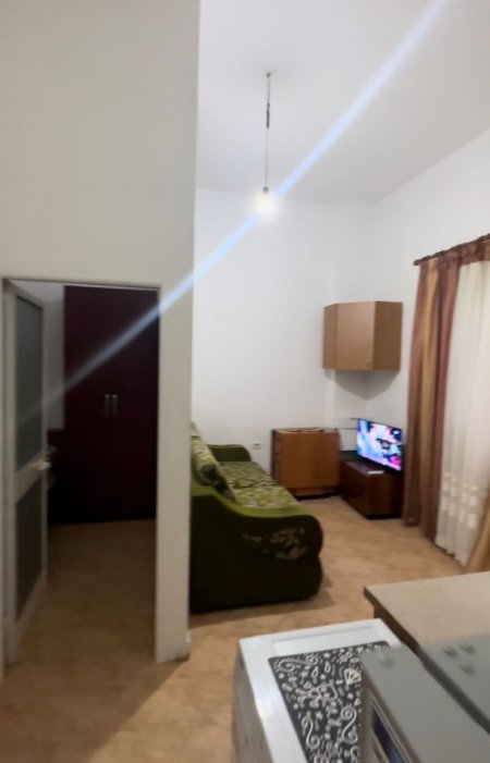 Shitet apartament Grasoniere, mbrapa Globe, Rruga e Kavajes.