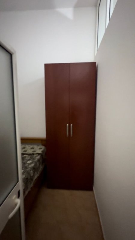 Shitet apartament Grasoniere, mbrapa Globe, Rruga e Kavajes.