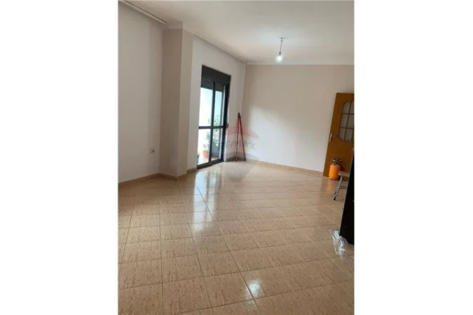 Apartament - Në Shitje - Pazari i Ri, Shqipëri
APARTAMENT 2+1 PER SHITJE TEK RRUGA RIZA CEROVA