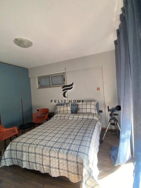 APARTAMENT ME QERA,PAZARI I RI,850 EURO.