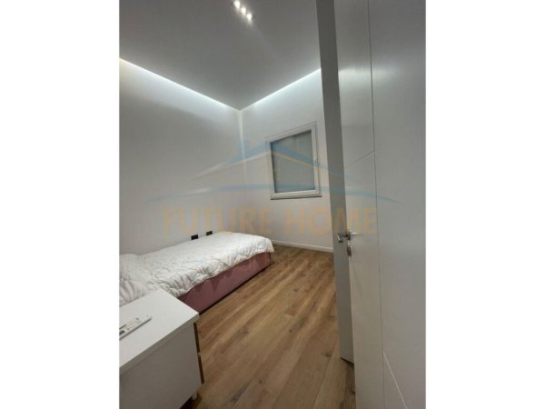 Qera, Apartament 2+1 Komuna e Parisit