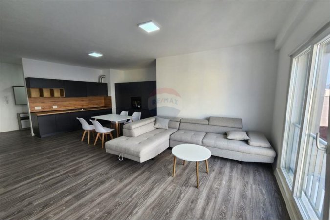 Apartament - Me Qira - Rruga e Dibrës, Shqipëri
Jepet me qera Aprtament 2+1+2 Rruga e Dibres