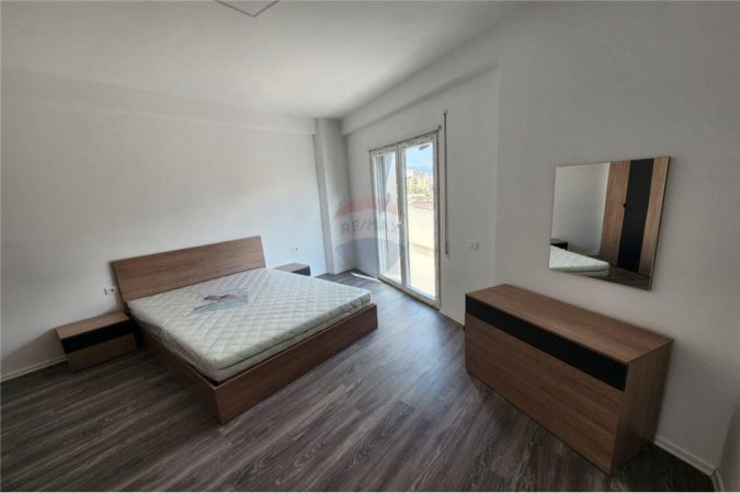 Apartament - Me Qira - Rruga e Dibrës, Shqipëri
Jepet me qera Aprtament 2+1+2 Rruga e Dibres
