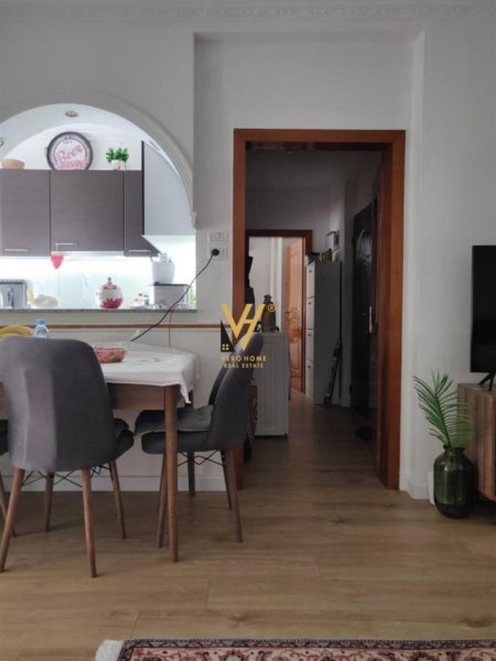 SHITET APARTAMENT 1+1+BLK MBRAPA RESTORANT DURRESIT 101.000 EURO