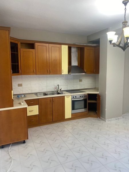 APARTAMENT 2+1 PER SHITJE TEK URA E SELITES