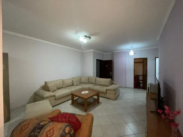 APARTAMENT 2+1 ME QIRA NE ASTIR 400 EURO