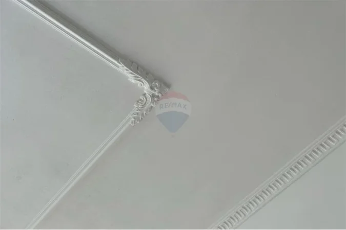 Apartament - Në Shitje - Fusha e Aviacionit, Shqipëri
Shitet Apartament 2+1 te Fusha e Aviacionit