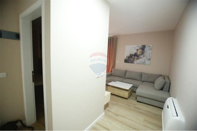 Apartament - Me Qira - Komuna e Parisit, Shqipëri
Apartament me Qira tek Komuna e Parisit