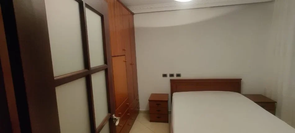 JEPET ME QERA APARTAMENT 1+1+AMBJENT GATIMI 450 EURO RR E DIBRES