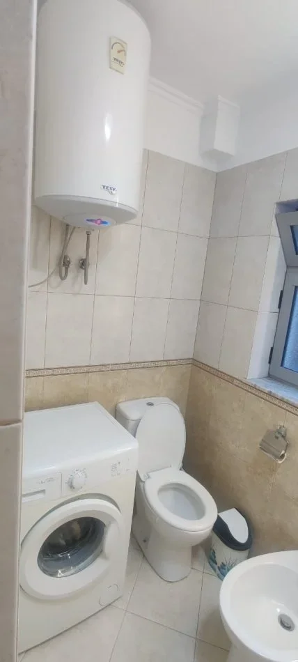 JEPET ME QERA APARTAMENT 1+1+AMBJENT GATIMI 450 EURO RR E DIBRES