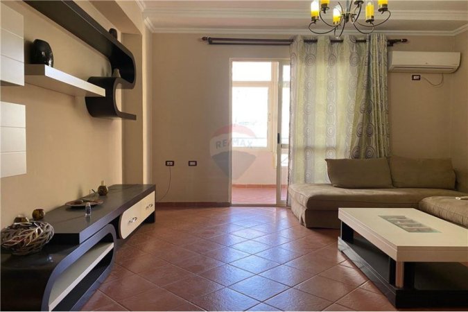 Apartament - Në Shitje - Komuna e Parisit, Shqipëri
Apartament 2+1 per shitje tek Komuna e Parisit!