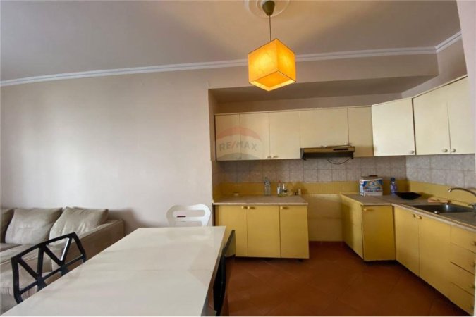 Apartament - Në Shitje - Komuna e Parisit, Shqipëri
Apartament 2+1 per shitje tek Komuna e Parisit!