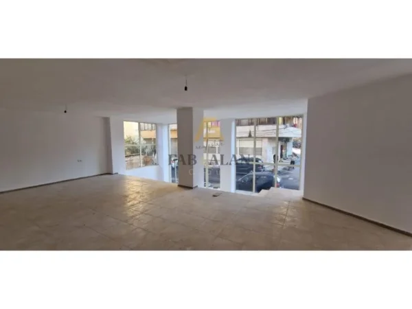 AMBJENT ME QERA TE MINE PEZA PRANE PROKURORISE!