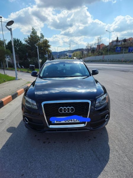 Tirane,Okazion Audi Q5 2.0 Benzin-Gas, 10000 Euro