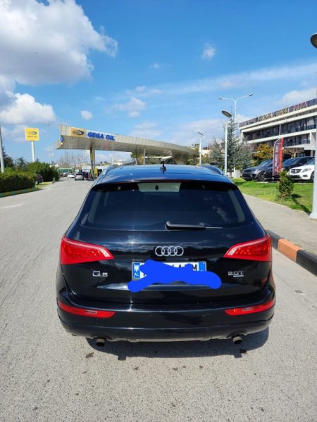 Tirane,Okazion Audi Q5 2.0 Benzin-Gas, 10000 Euro