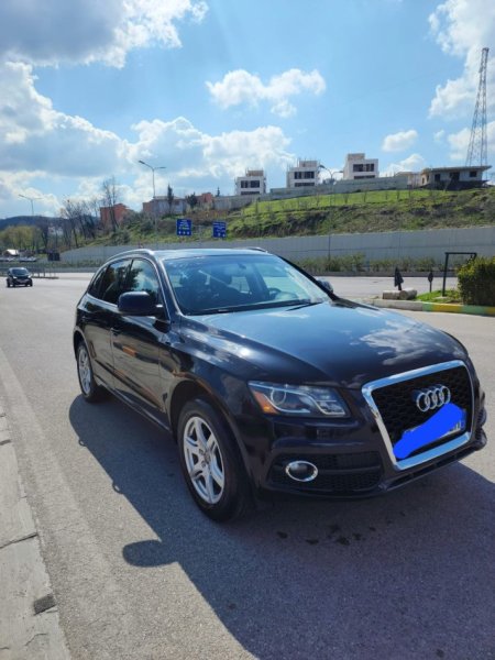 Tirane,Okazion Audi Q5 2.0 Benzin-Gas, 10000 Euro