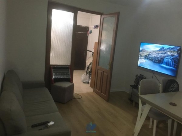 Shitet Apartament 2+1 Ne Kombinat [ID PE30]