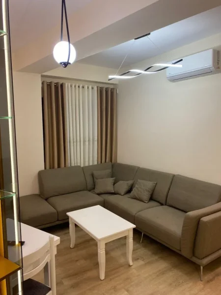 JEPET ME QIRA 2+1+1 POST PARKIM ASTIR BAR ROSINI