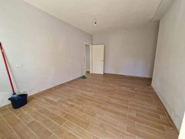 OKAZION-Apartament ne shitje 2+1 Kopshti Botanik 105.000 euro