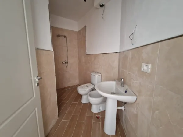 OKAZION-Apartament ne shitje 2+1 Kopshti Botanik 105.000 euro