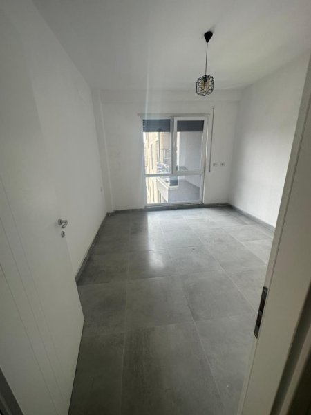 Qera,Apartament 1+1 Astir