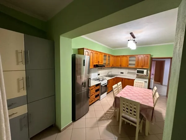 Jepet Shtepi  me qera,    ne Vile 3+1    ID   11850