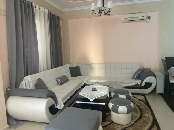 Shtepi private 2+1 me qera ne Cole